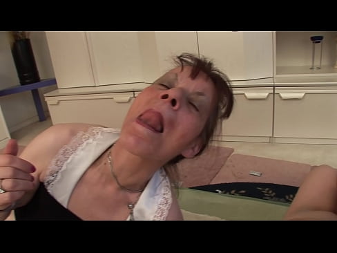 ❤️ Zwee Bomien an ee Grousspapp hunn en Dräier ❤❌ Porno bei eis ﹏