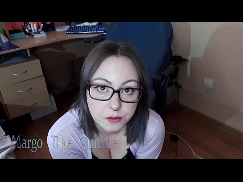 ❤️ Sexy Meedchen mat Brëll suckelt Dildo déif op der Kamera ❤❌ Porno bei eis ﹏