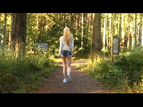 ❤️ Schéin Fra beweegt sech lues, net plakeg Video ❤❌ Porno bei eis ﹏